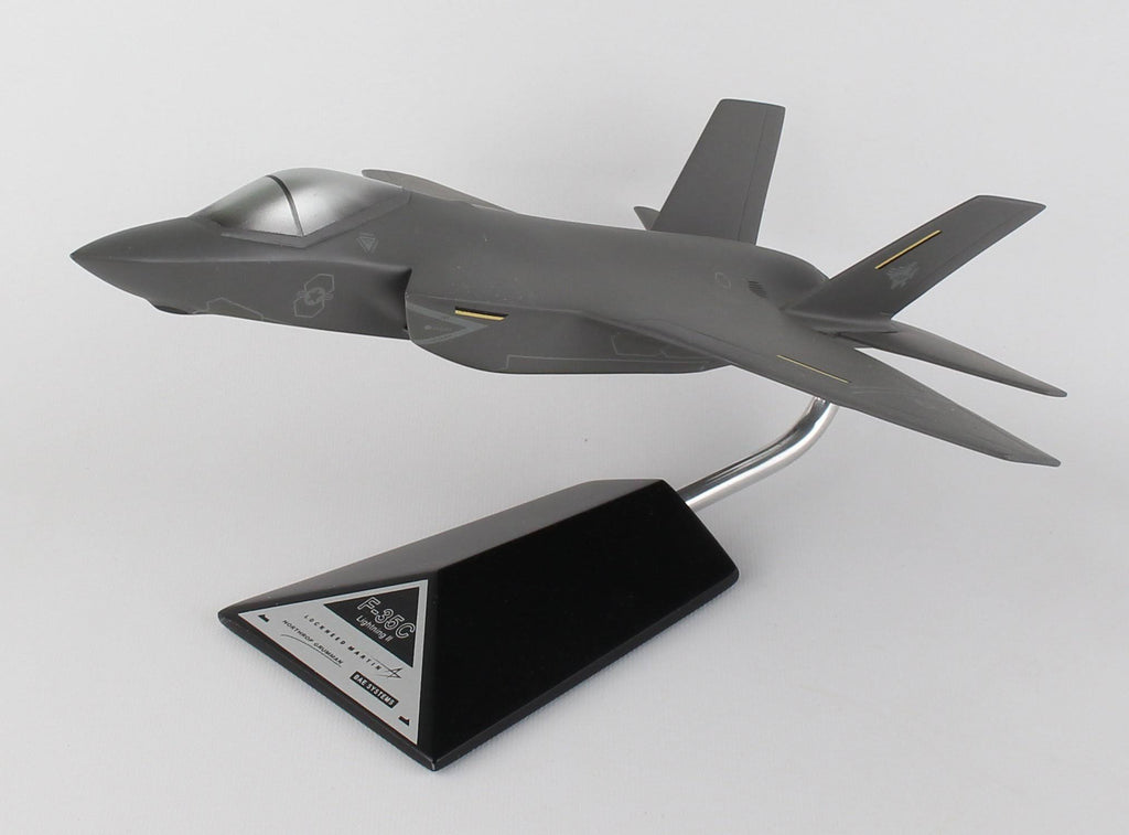 1/48 F-35C CV/JSF USN Model Kit W1382