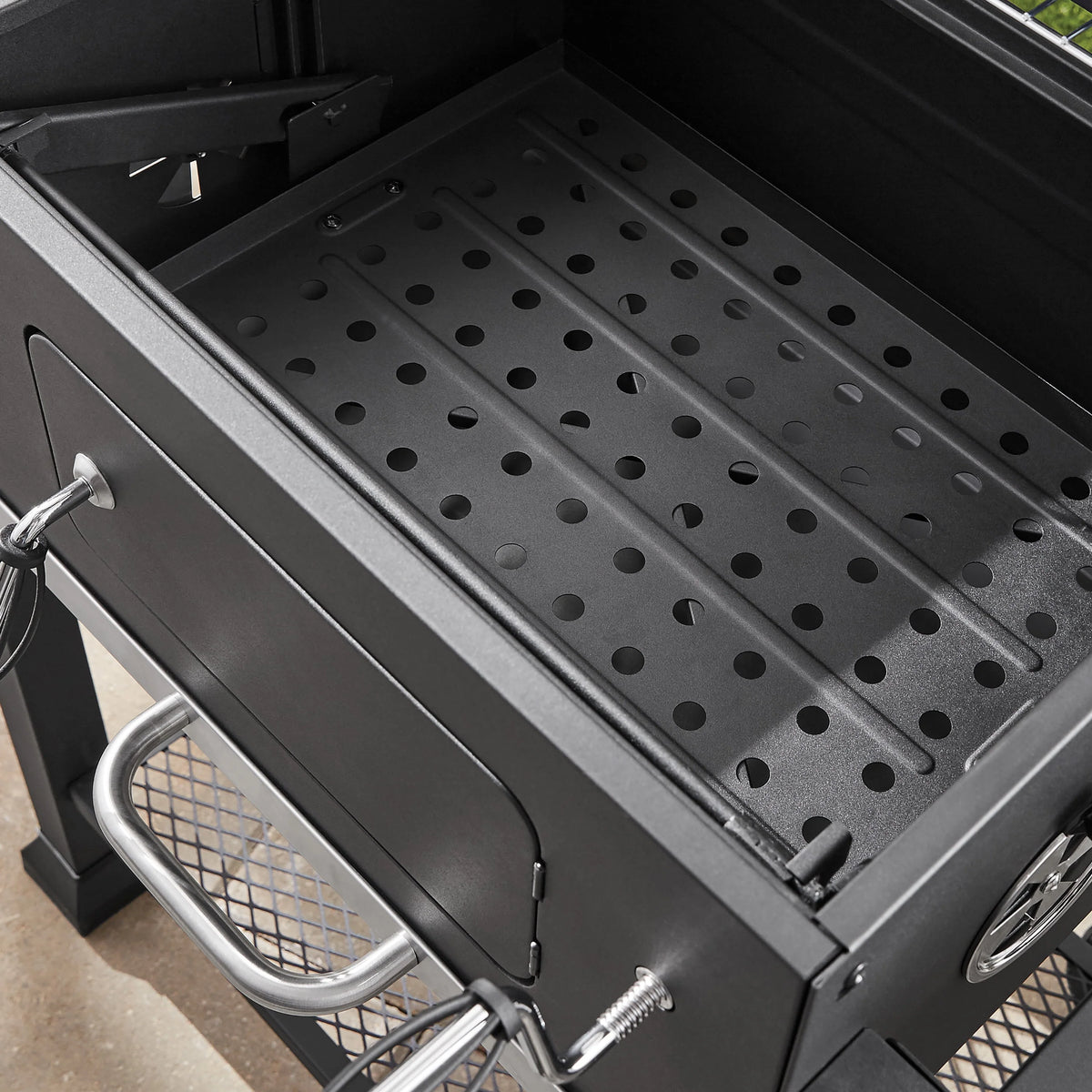 Heavy Duty 24-inch Charcoal Grill W131503