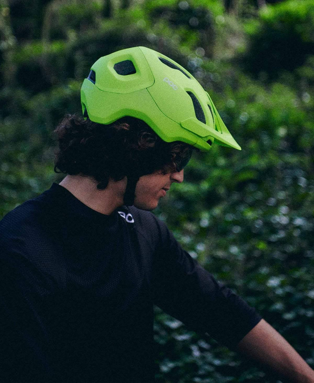 Uranium Black/ Basalt Blue M/L Helmet A629903