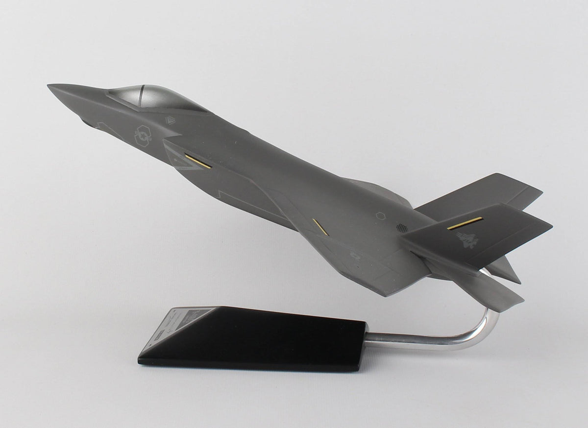 1/48 F-35C CV/JSF USN Model Kit W1382