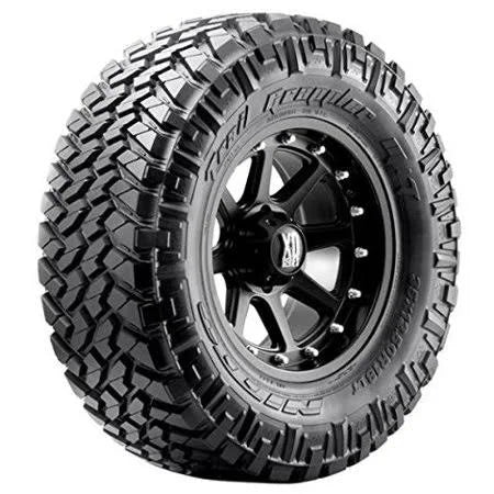 40/1350r17 121P Radial Tire Q8236