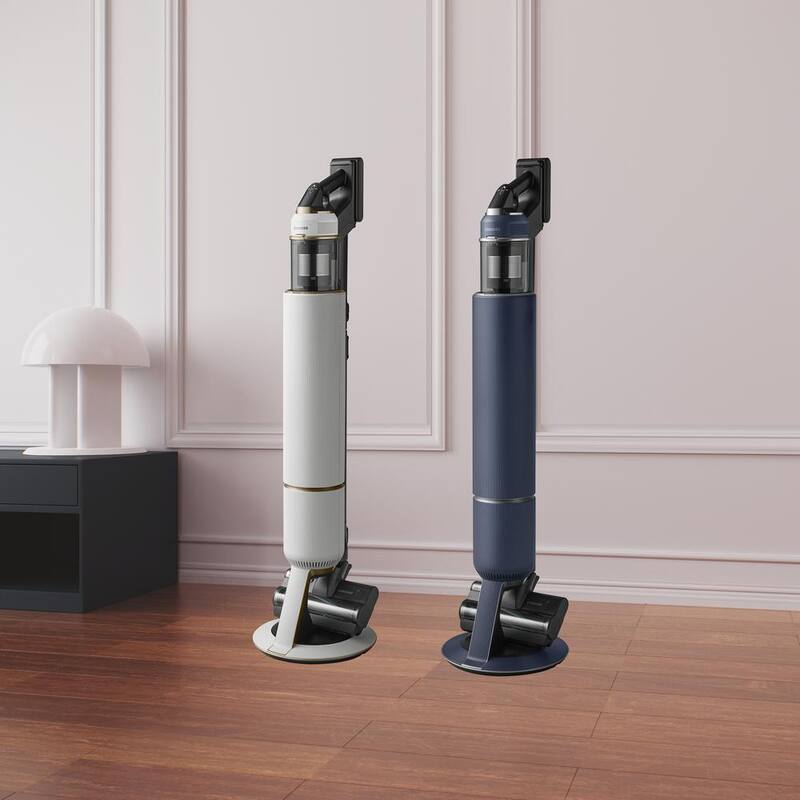 Cordless Stick Vacuum with Clean Station in Misty White L765877