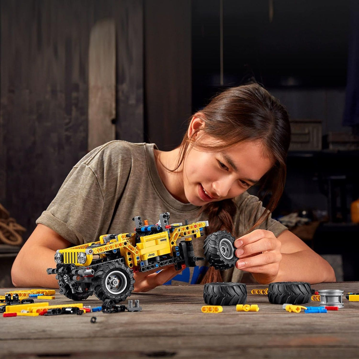 LEGO Technic Jeep Wrangler 4x4 Toy Car 42122 Model Building Kit G90561