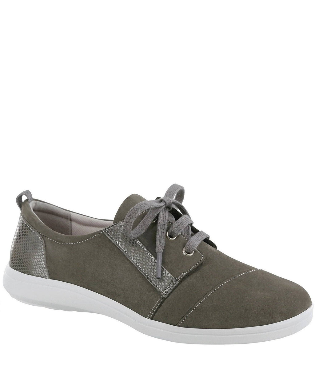 Marnie Gris Snake 10.5 Wide Shoes G42493