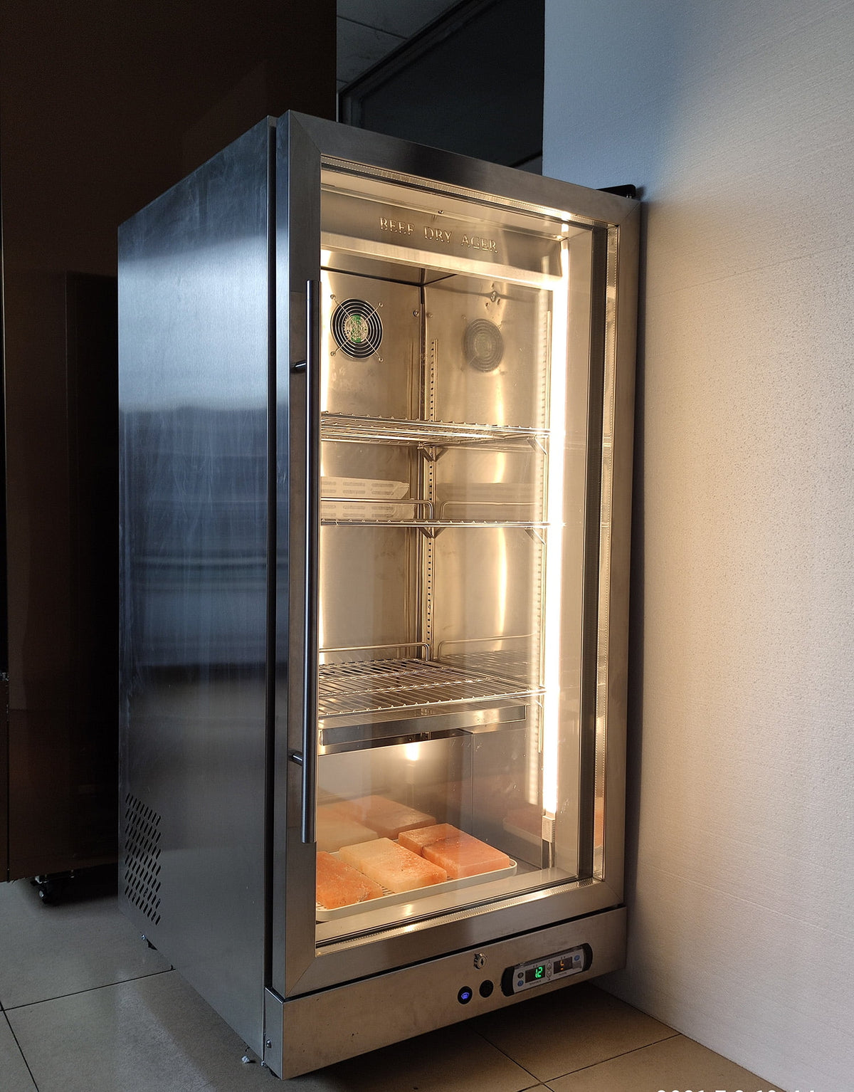 Commercial Dry Aged Beef Fridge, 268L, 4 Tiers L766