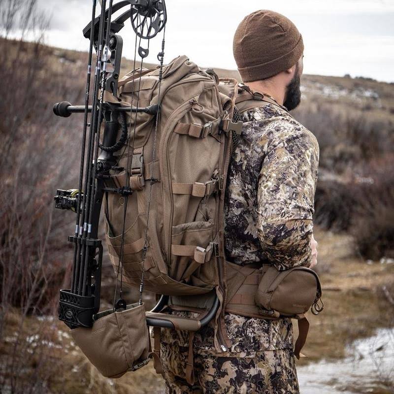Bow/Gun Carrier with Ripcord F669