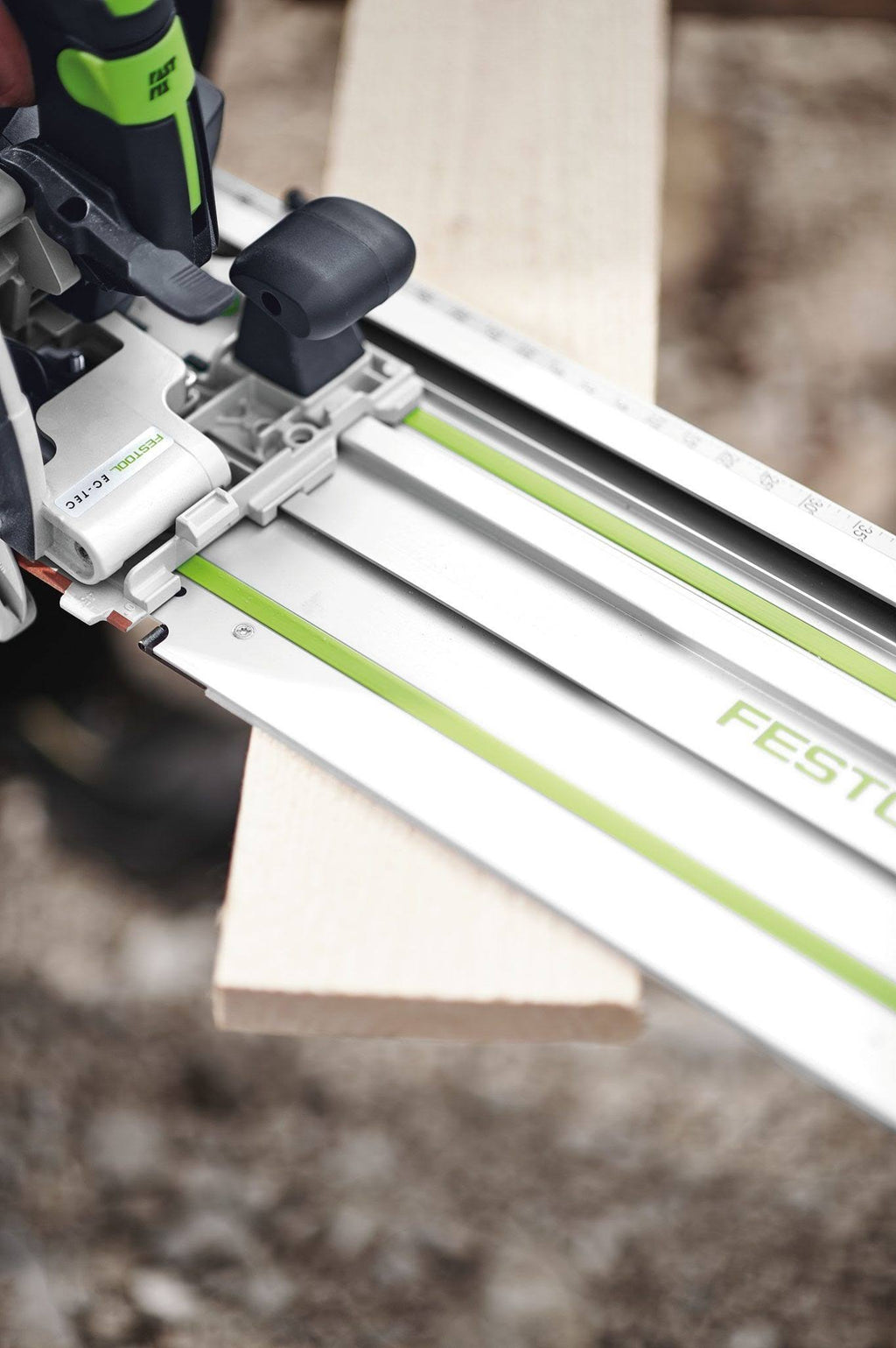 Cordless Carpentry Saw T591591