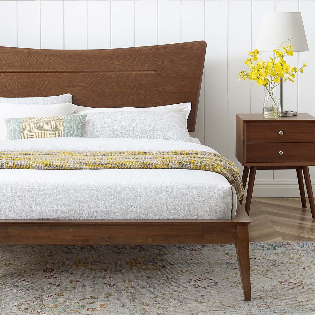 King Wood Platform Bed in Walnut W90567